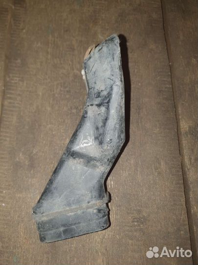 Воздухозаборник Mitsubishi Mirage