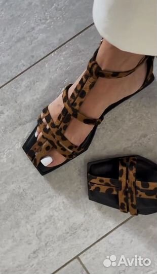 Босоножки сандали модные леопардовые
