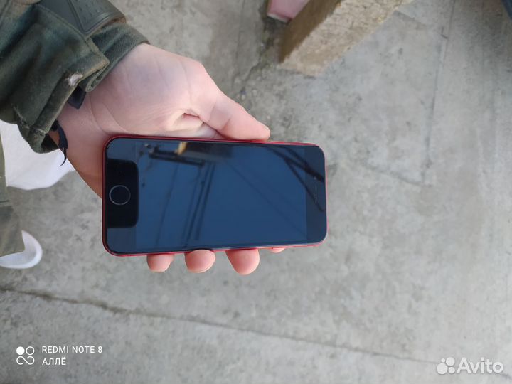 iPhone SE (2020), 64 ГБ