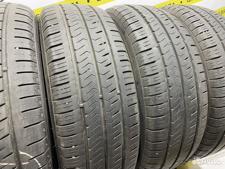 Hankook Radial RA28 215/65 R16C