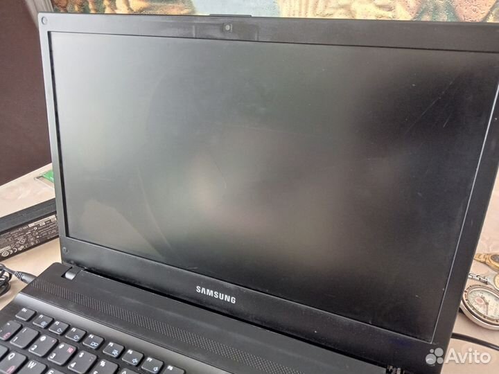 Ноутбук Samsung NP-300 V 4