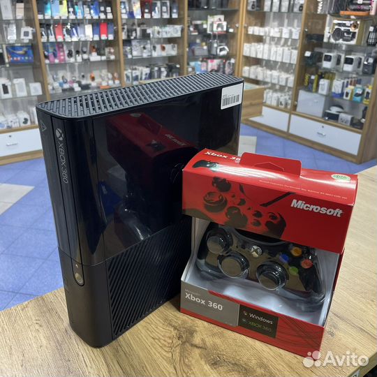 Игровая приставка Xbox 360