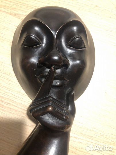 Статуэтка (Маска тишины) Индонезия