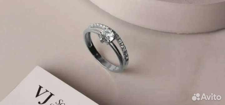 Серебряное кольцо новое