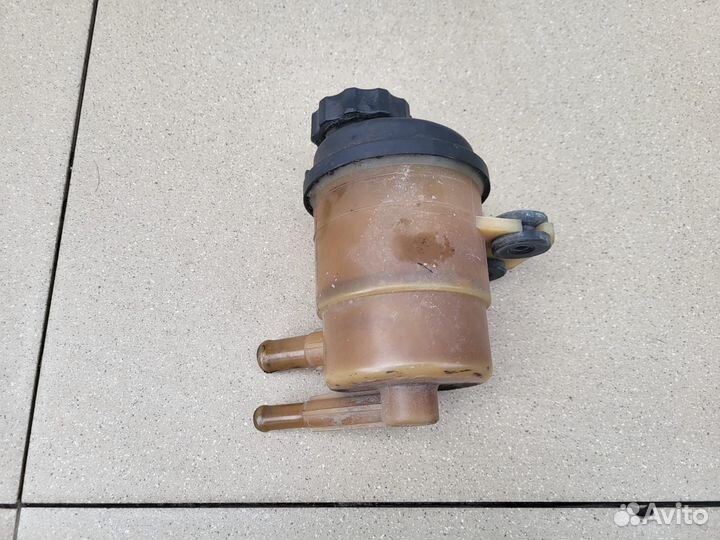 Бачок гур Kia Cerato 1