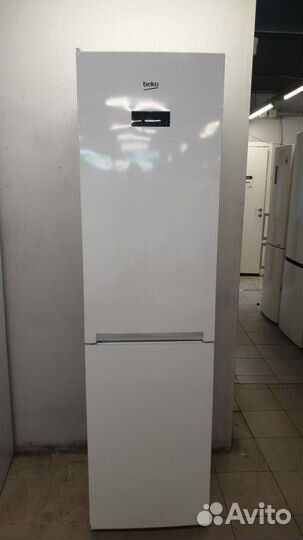 Узкий Холодильник бу Beko