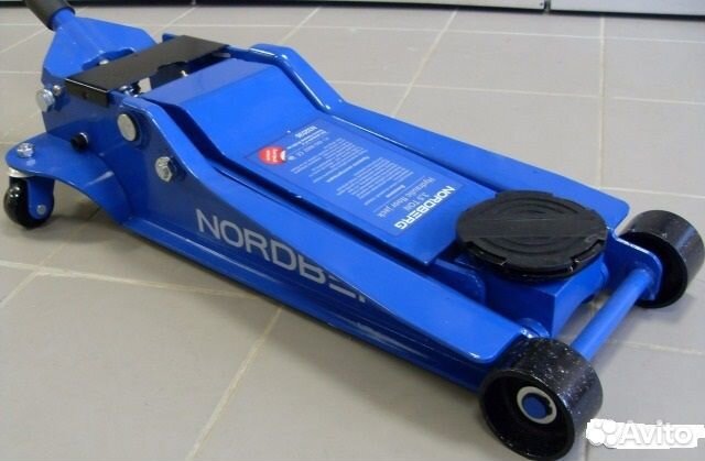 Домкрат подкатной, г/п 3,5 тонны N32035