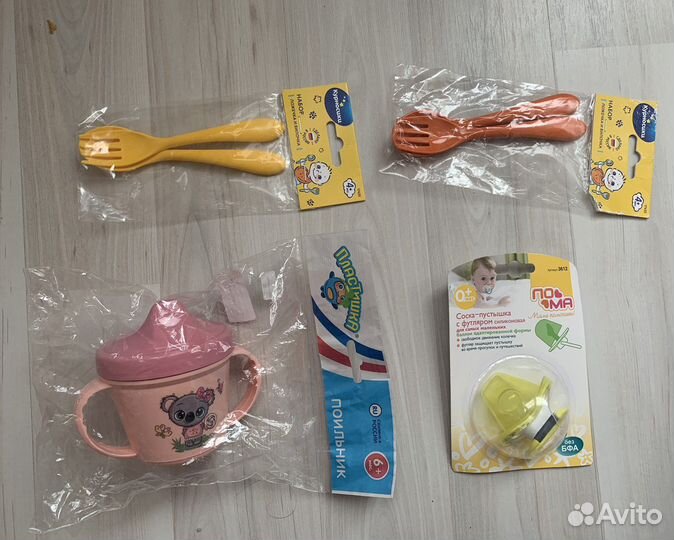 Посуда для малыша. Поильник, соска, вилка/ложка