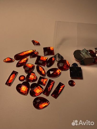 Стразы пришивные черные/красные