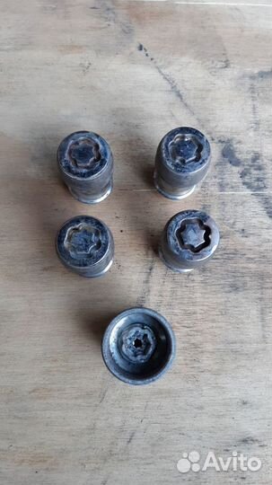 Додж рам 1500 комплект секреток