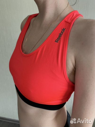 Спортивный топ reebok новый