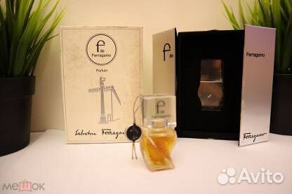 F de Salvatore Ferragamo