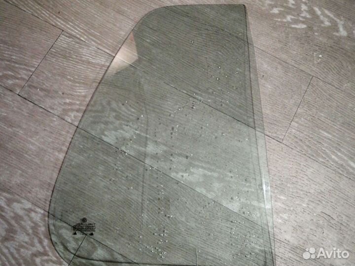 Форточка задней двери