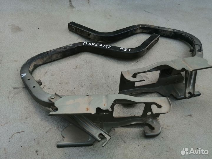 Петля крышки багажника для Nissan Maxima (A32)