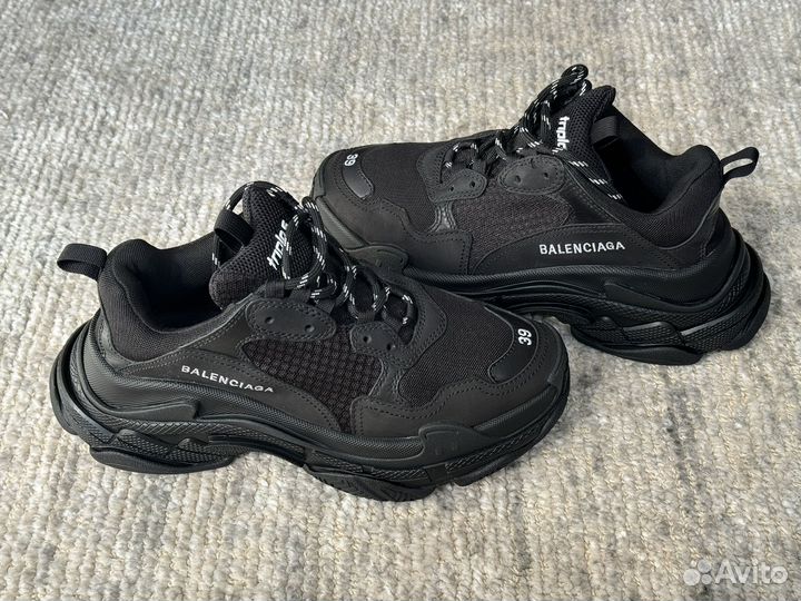 Кроссовки Balenciaga Triple S 39