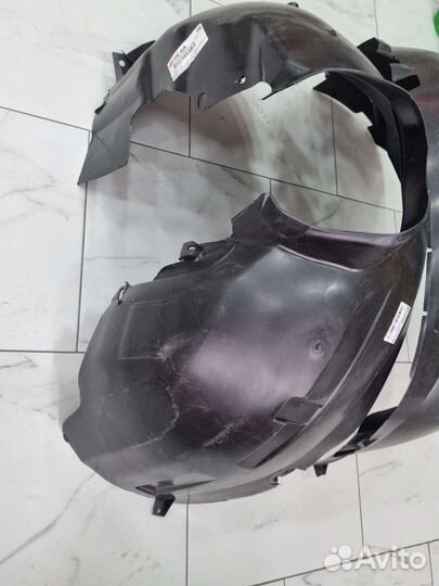 Подкрылок передний Ford Focus 2