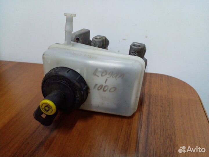 Главный тормозной цилиндр Renault Logan 1
