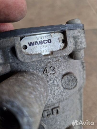 Кран управления тормозами прицепа Daf Xf 106