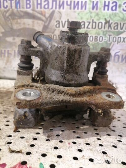 Суппорт задний правый Toyota Camry v50 2.5 USA