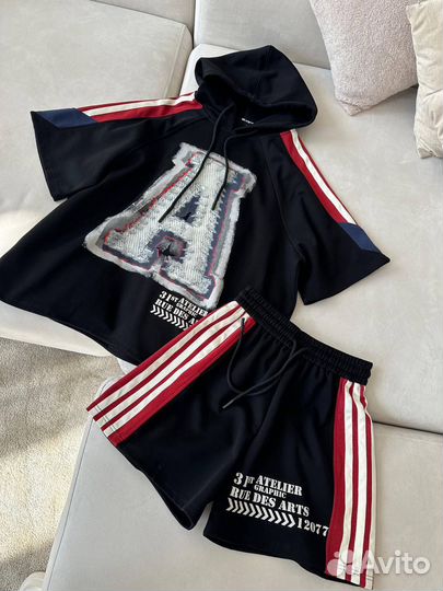 Эффектный костюм