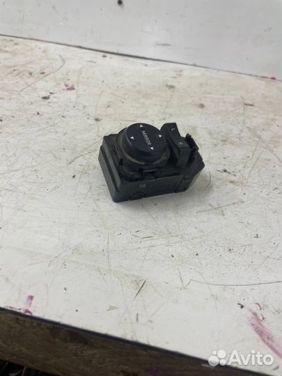 Блок регулировки зеркал Hyundai Solaris 2