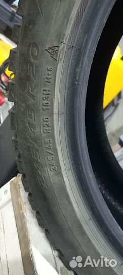 Pirelli Ice Zero 2 245/45 R20