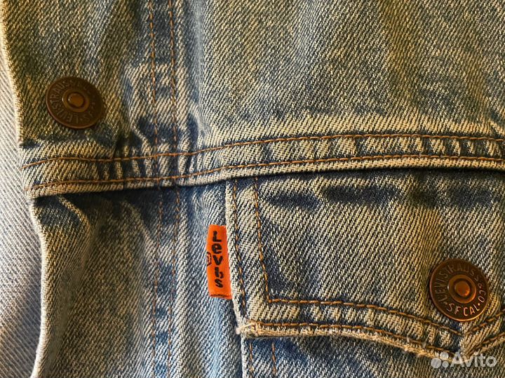 Джинсовая куртка levis