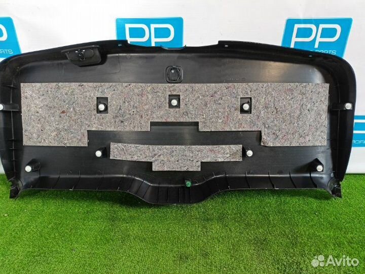 Обшивка крышки багажника задняя Subaru Forester