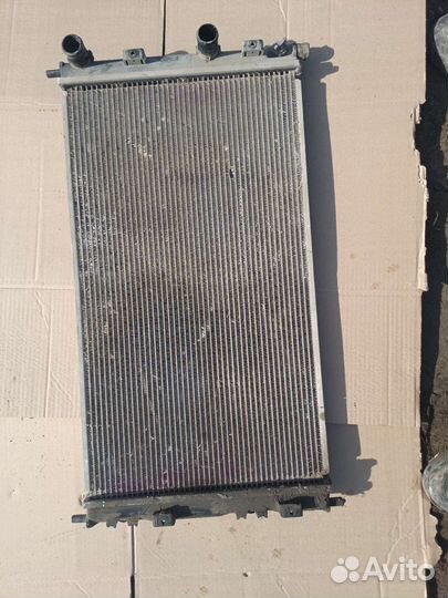 Радиатор охлаждения Chrysler Sebring