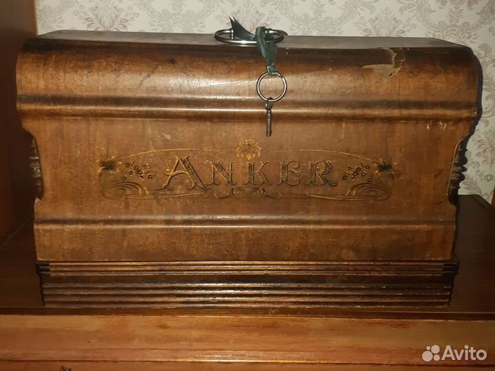 Антикварная швейная машинка Анкер