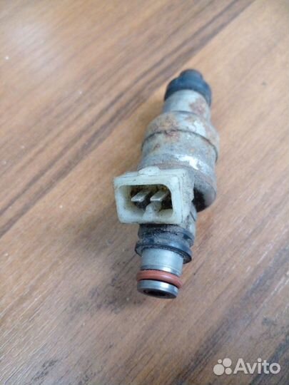 Форсунка инжекторная Mitsubishi Pajero