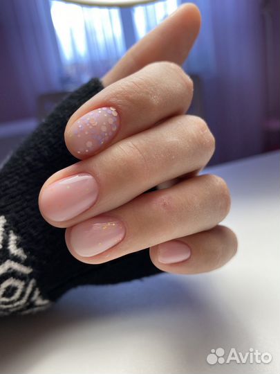 Модель на маникюр