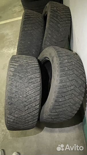 Goodyear UltraGrip 255/55 R18 105