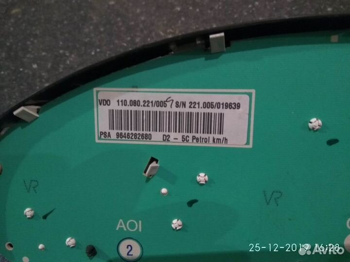 Панель приборов на Пежо 407 2006 года