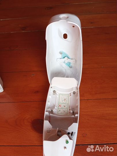 Диспенсер для освежителя воздуха