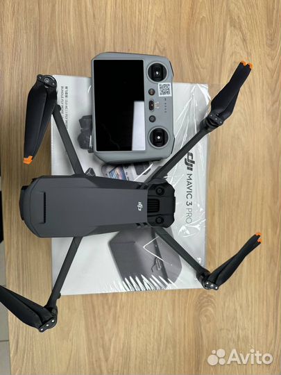 Квадрокоптер dji мавик 3 pro fly more combo