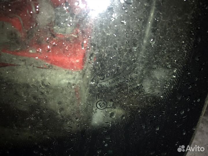 Лобовое стекло на Ford Mondeo 4