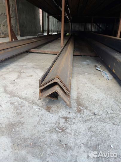 Уголок металлический