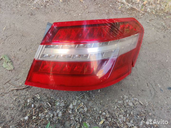 Задний фонарь w 212