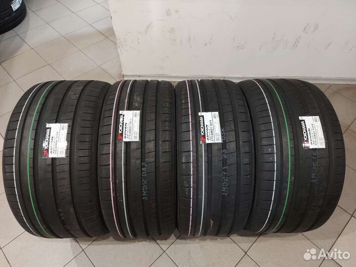 Yokohama Advan Sport V107 315/35 R21 и 275/40 R21