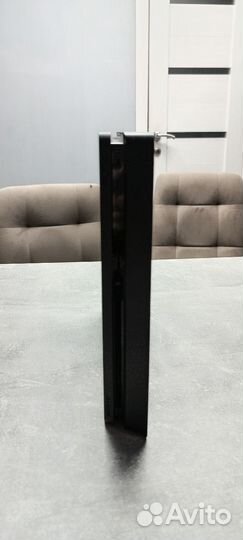Игровая приставка ps4 slim