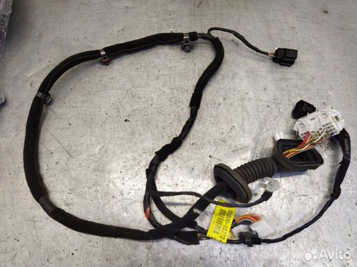 Проводка передняя правая Kia Rio II G4EE 1.4 2008