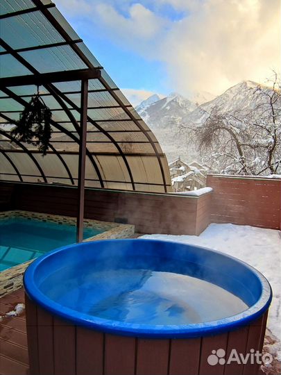 Русская баня на дровах с купелями и мангалом