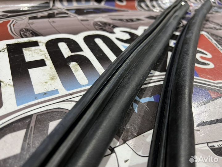 Уплотнитель капота E63 E64