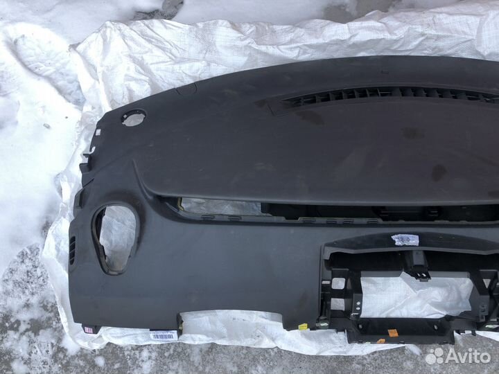 Торпедо Renault Scenic 2