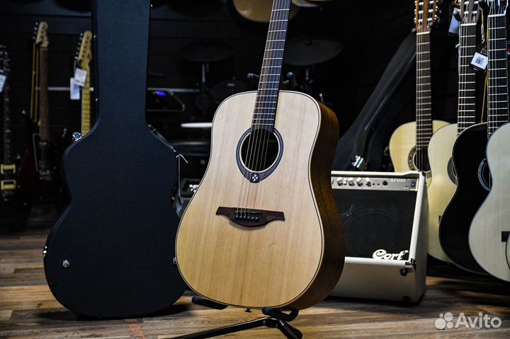 Акустическая Гитара Lag (комплект)