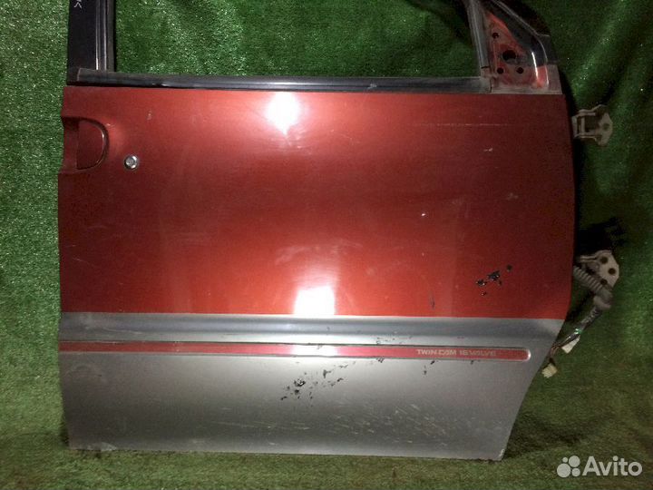 Дверь передняя правая nissan Serena C23 Красная ца