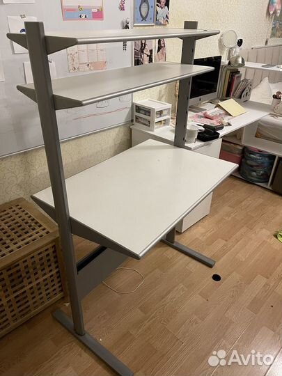 Письменный стол