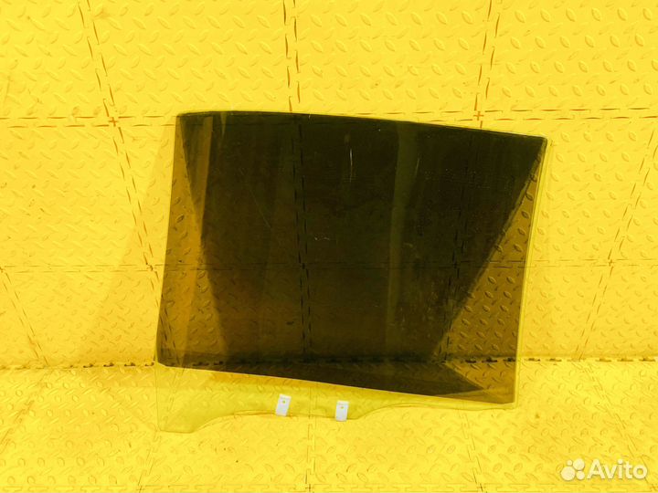 Стекло двери зад.лев. Mazda 626 Capella GF Седан