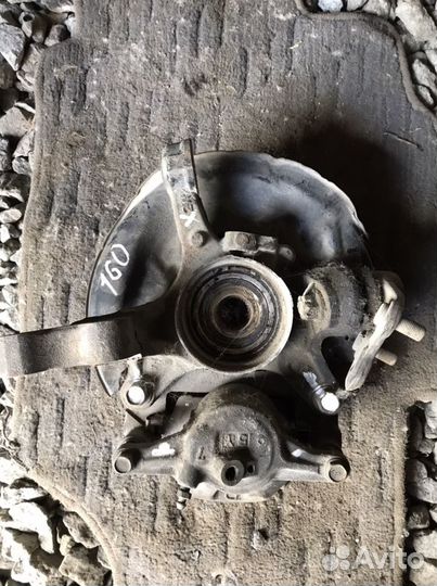 Ступица передняя правая на toyota ipsum SXM10 3S